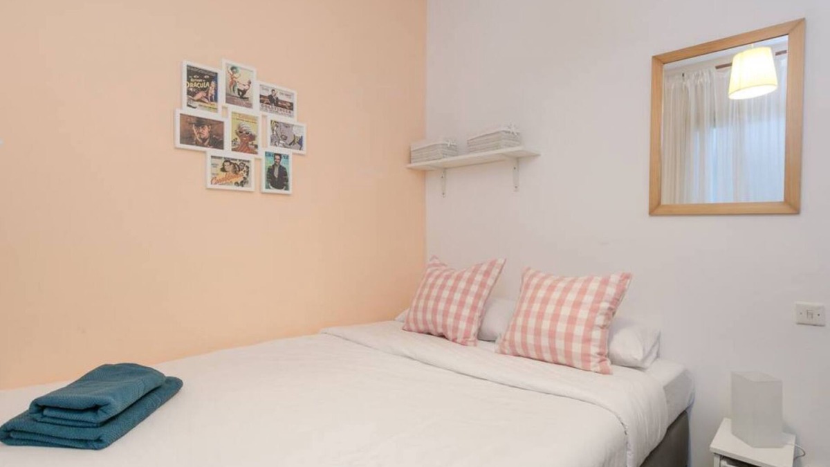 Gracia Apartment | Charming apartment with PARKING/near Park Guell