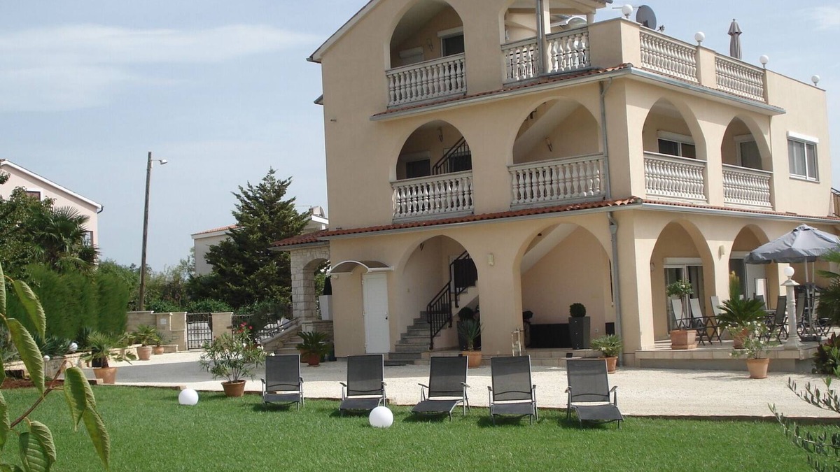 Medulin Apartment | Charming apartment with sea view