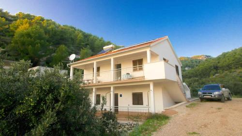 Gdinj Apartment | Charming Apartment with Sea View, Gdinj, 70 m², Garden