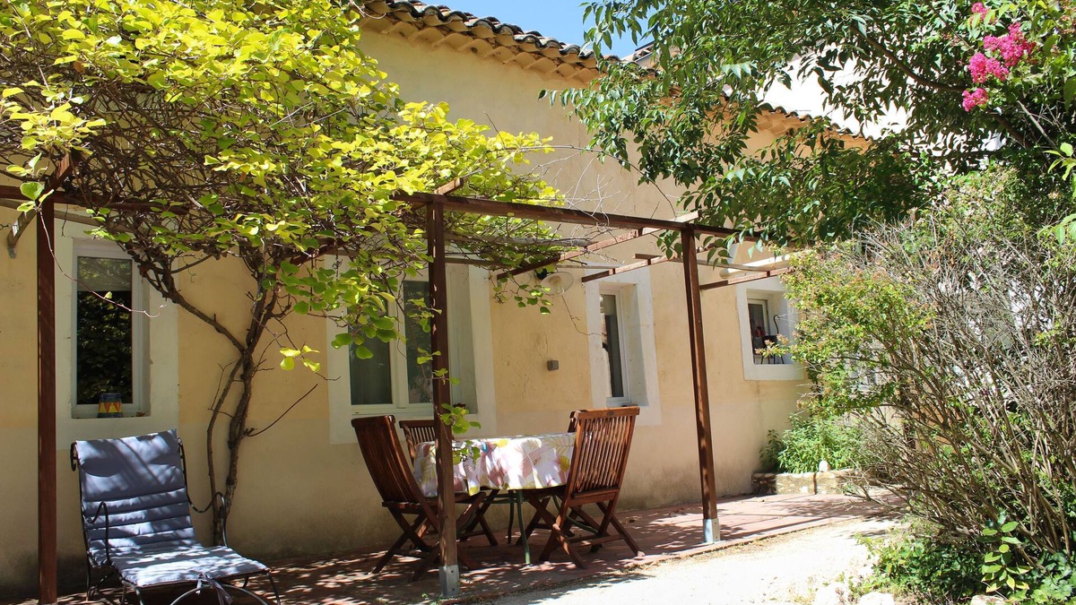 Goudargues Apartment | Charming Apartments in the Mas de Soleil (Gîte "Nostalgie")