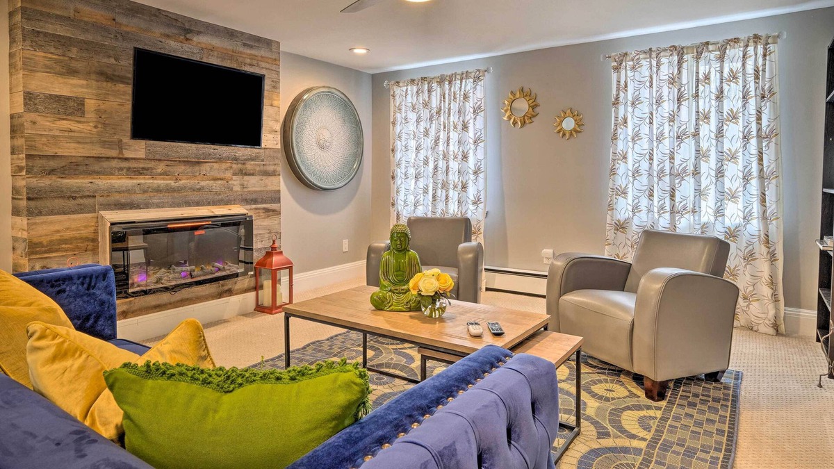 Albany Apartment | Charming Apt w/Patio: Walk to Downtown Albany