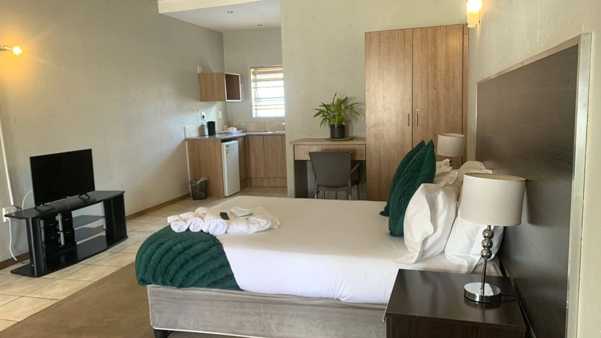 Germiston Bed & Breakfast | Charming B&B with WiFi in Enchanting Germiston