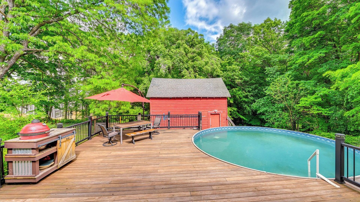 Ballston Spa House | Charming Ballston Spa Home w/Sauna & Private Pool