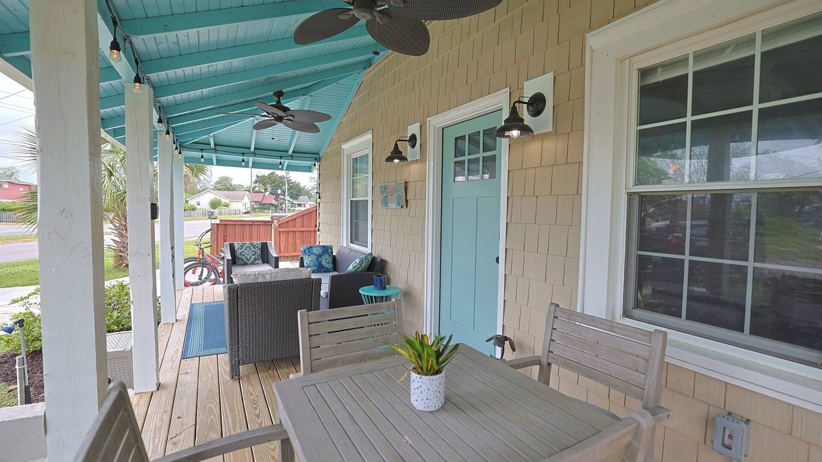 North Carolina Coast Cottage | Charming Beach Cottage-1 block to beach/boardwalk