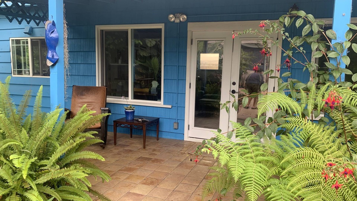 Leucadia Cottage | Charming beach cottage in a beautiful garden setting.