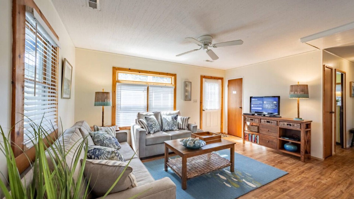 Avon Cottage | Charming beach cottage, 2 min. walk to the ocean! Pet friendly.