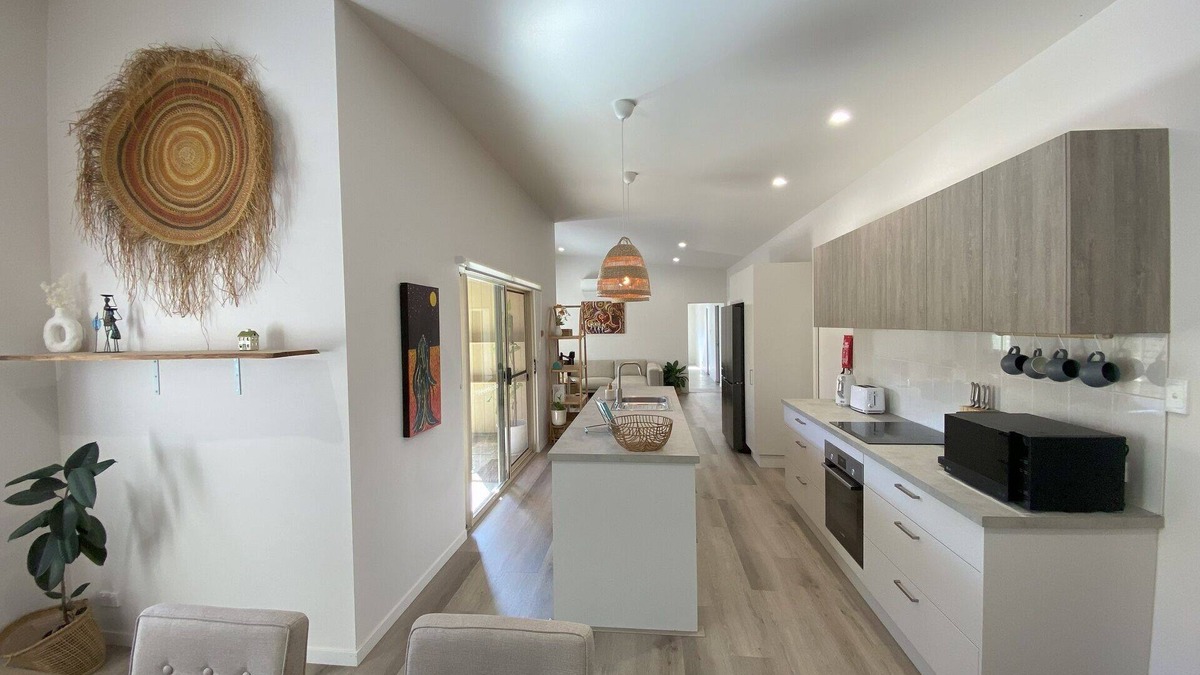 Valla Beach House | Charming Beach Getaway