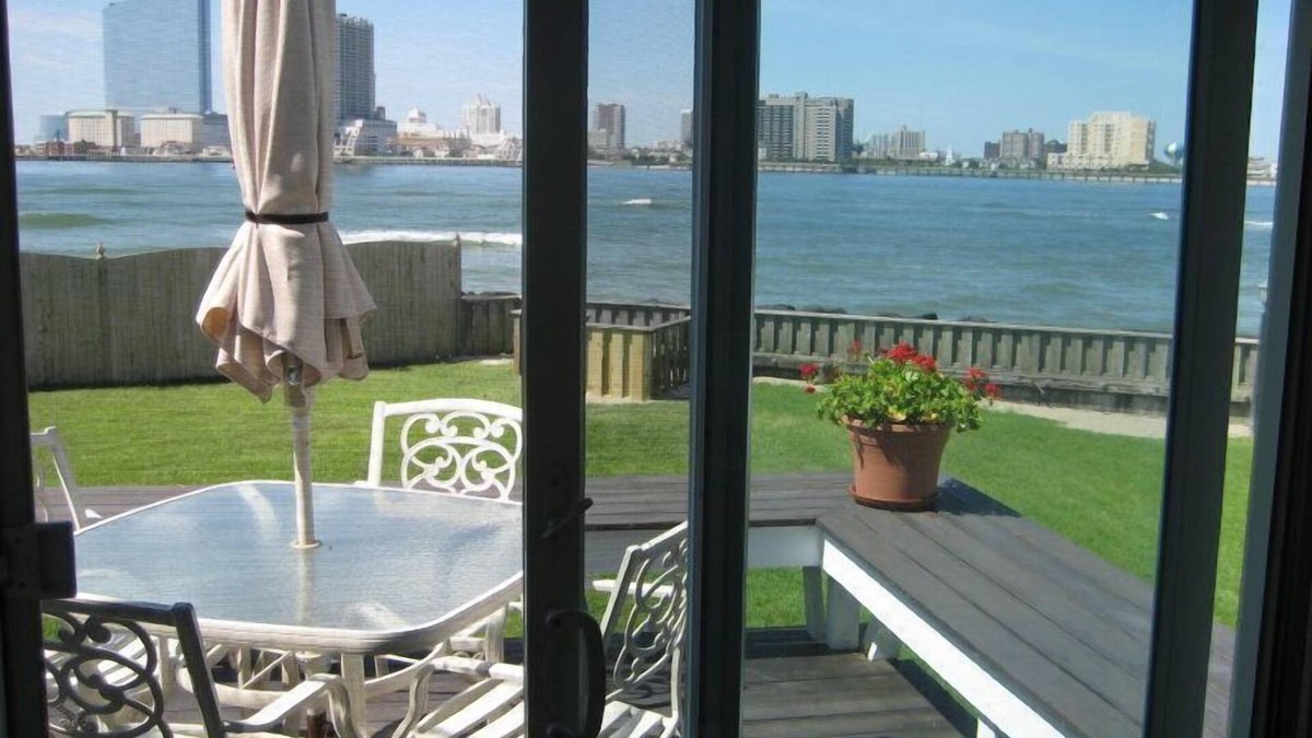 Southend House | Charming beach house on water with views of Atlantic City-Available August/Sept.
