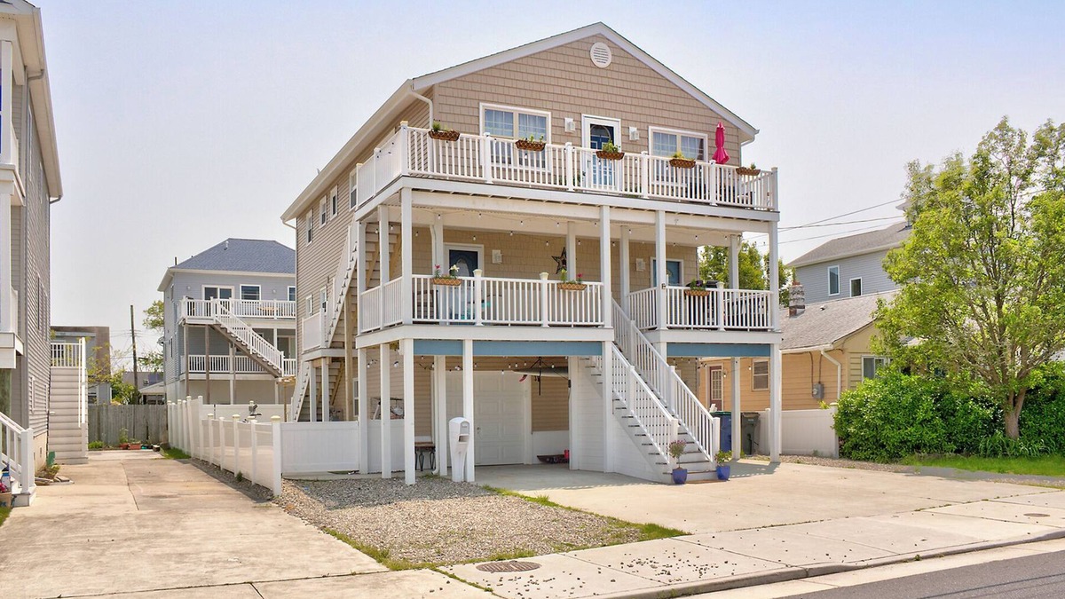 Brigantine Condo | Charming beach town rental with sunset bay views a short walk to the beach