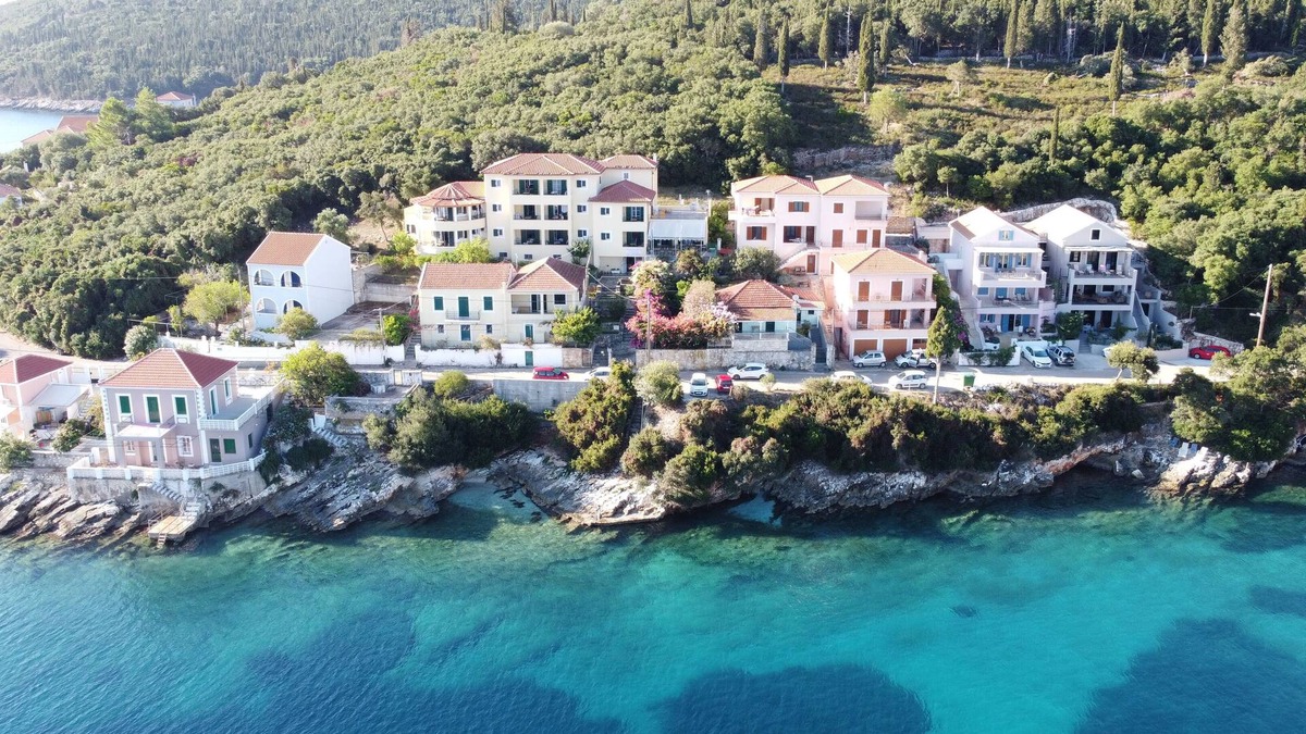 Matsoukata Apartment | Charming Beachfront Tassos Cottage in Fiskardo, Kefalonia – Ideal for Relaxation