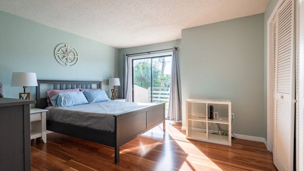 Indialantic House | Charming Beachside Escape Patio Parking
