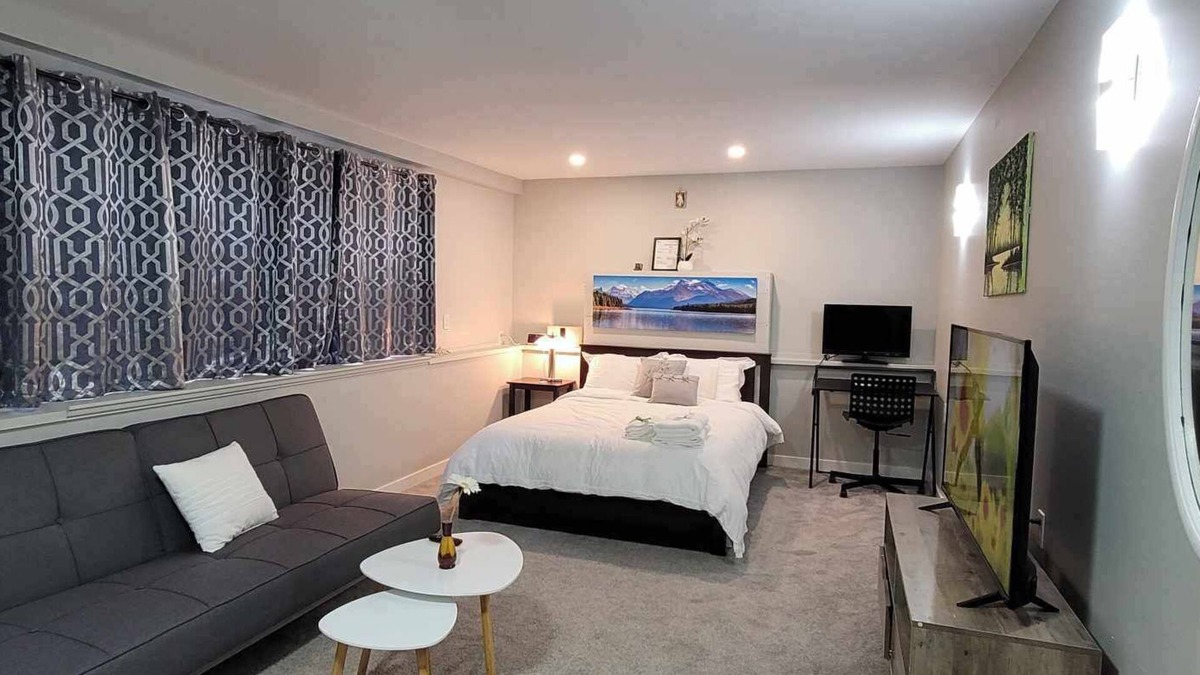 Port Coquitlam Bed & Breakfast | Charming bed & breakfast with WiFi in Port Coquitlam