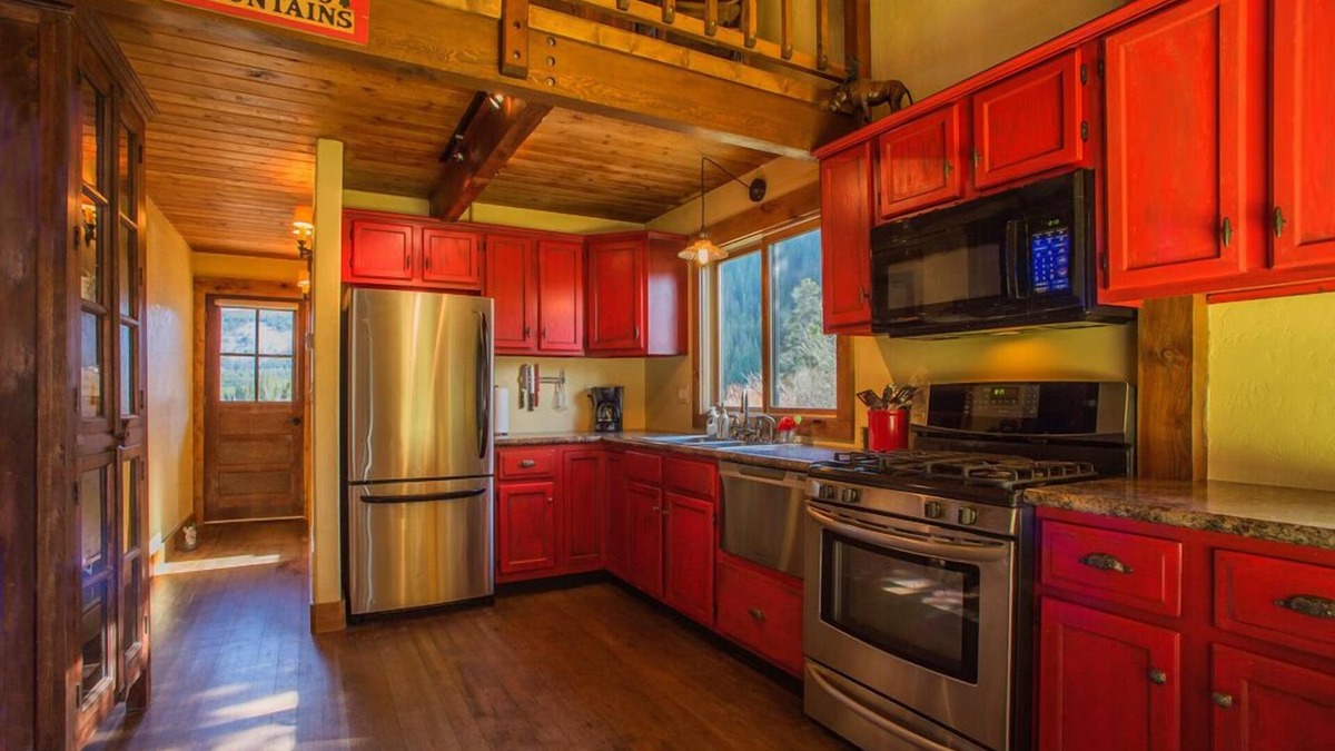 Blue River Cabin | Charming Boutique Cabin in Private Setting with Hot Tub