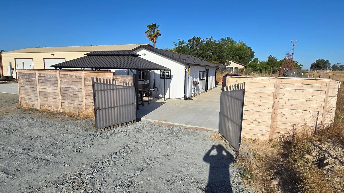 Madera House | Charming BRAND NEW 2BR house with WiFi & AC, in beautiful Madera Ranchos.