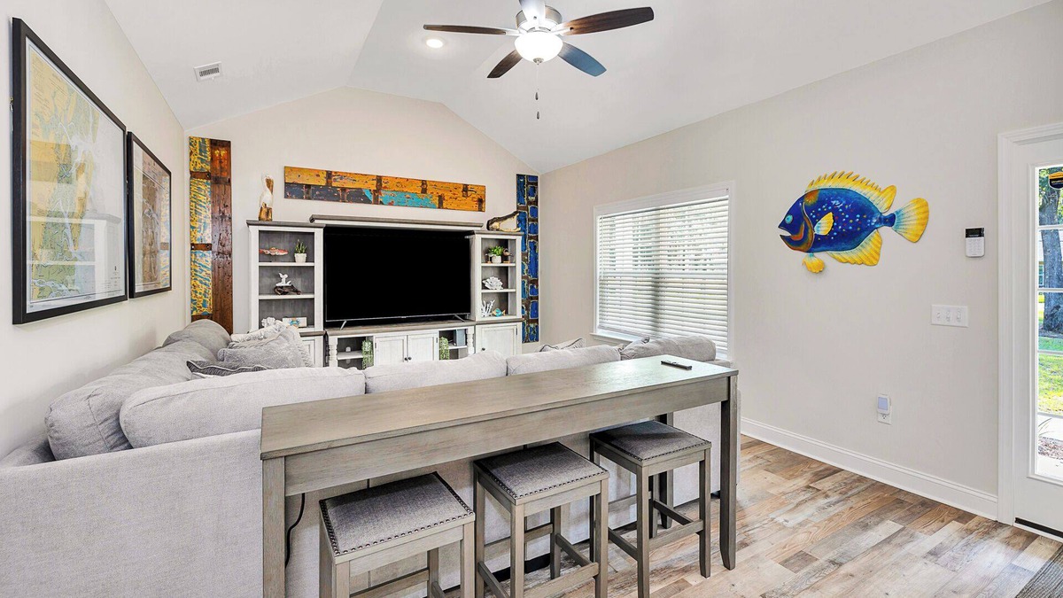 Darien House | Charming Brand New 3/2 Home- Downtown Darien 5 min away-High Speed internet