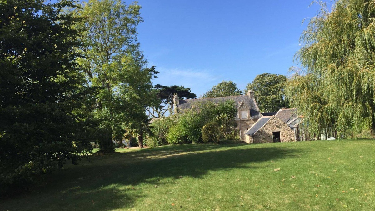 Landunvez House | charming Breton house in a green setting