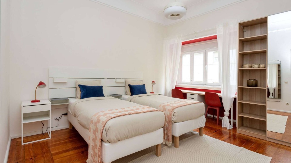 Alto do Pina Apartment | Charming Bright Room | Shared Apartment