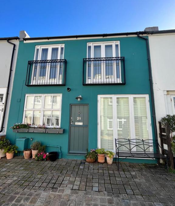 Hove Villa | Charming BRIGHTONMEWS cottage parking 1min to sea&shops