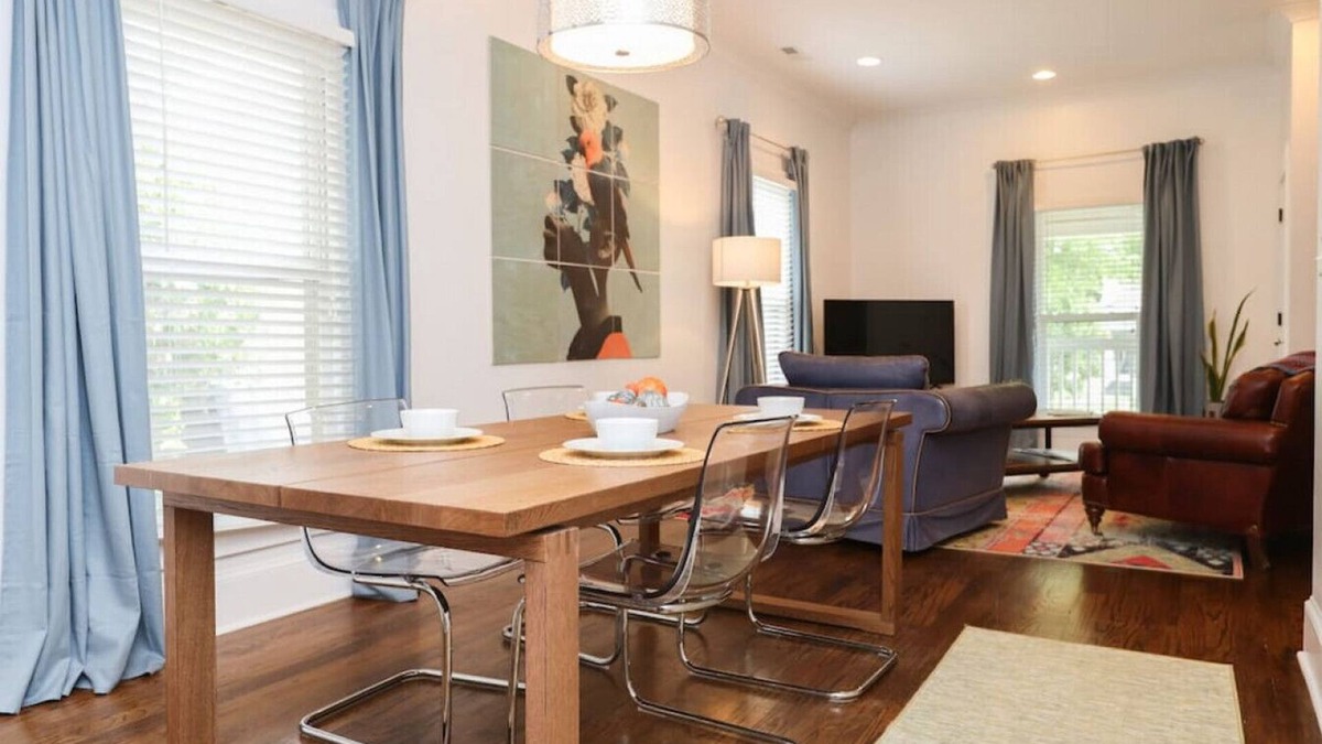 Villa Heights House | Charming bungalow in NoDa near Restaurants, Parks and Breweries