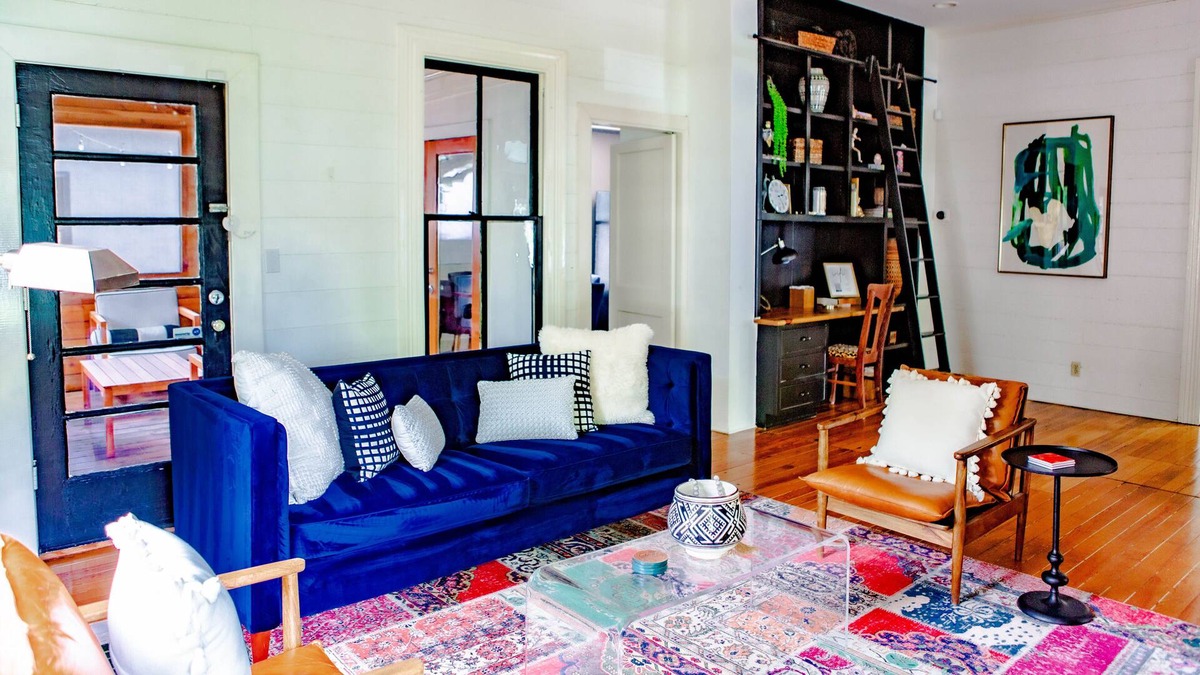 Dawson House | Charming bungalow & studio near downtown & SoCo