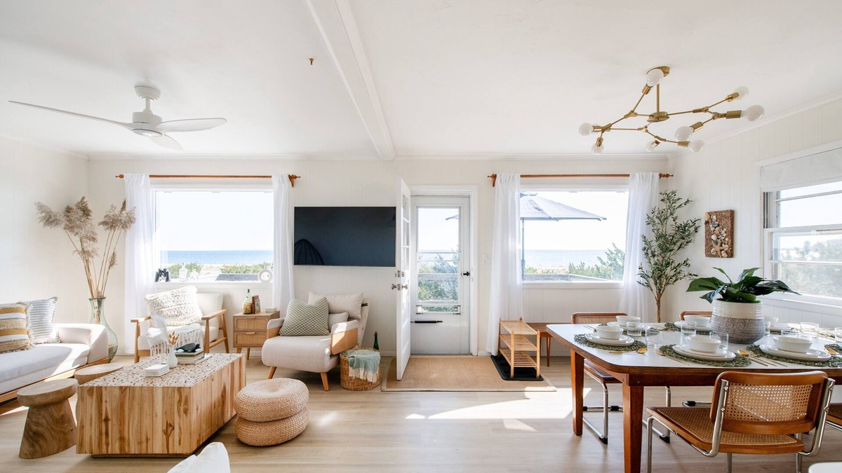 Town of East Hampton House | Charming Bungalow on the Bay