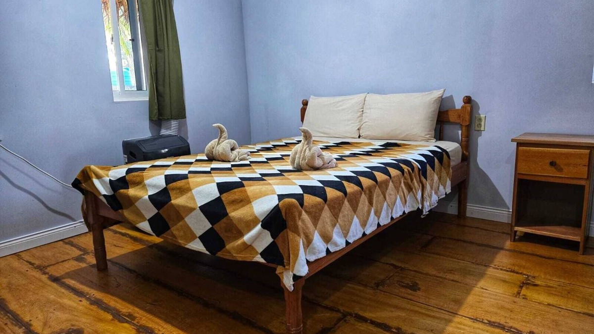 Bouvet Island Cabin | Charming cabin in delightful Hopkins with WiFi