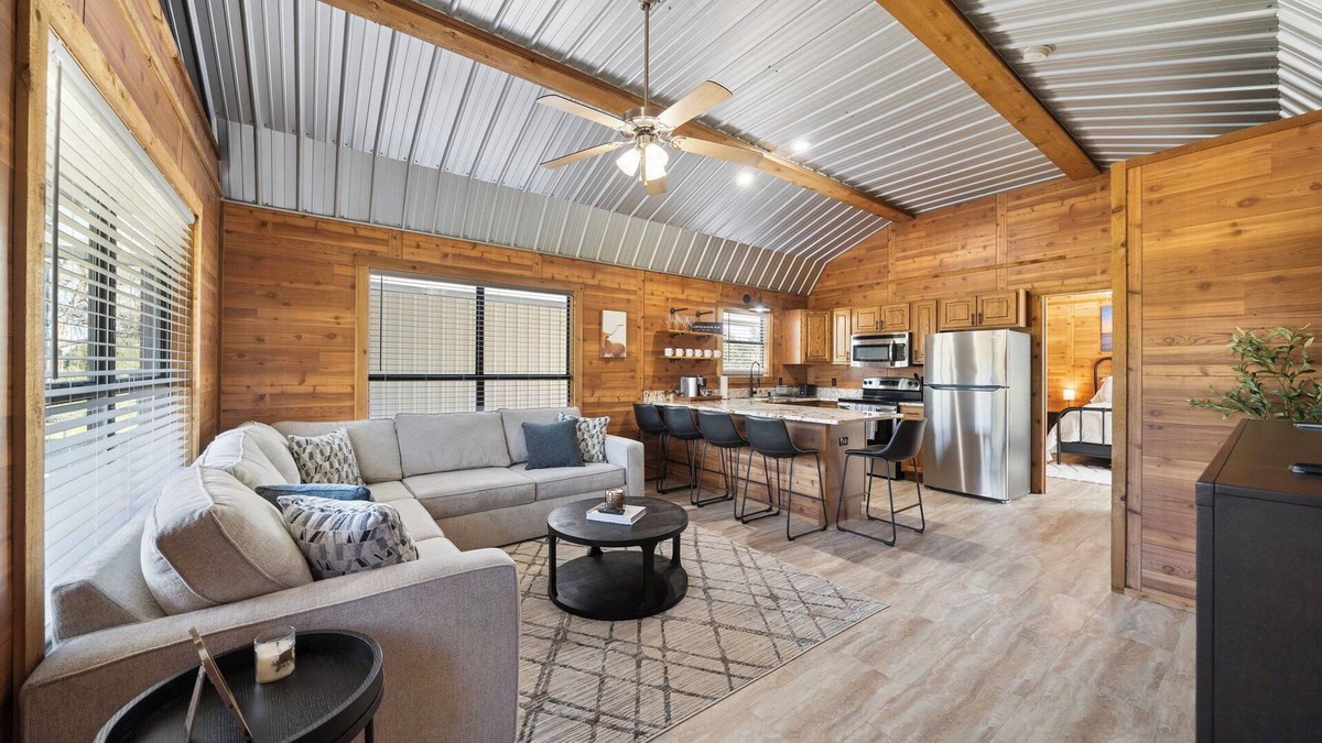 Brenham Cabin | Charming cabin in delightful Brenham with Luxury Amenities