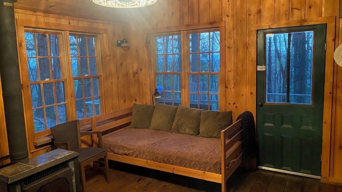 Ghent Cabin | Charming Cabin in the Woods. POOL!