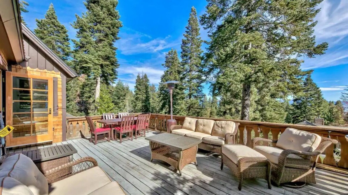 Tahoma Cabin | Charming cabin on the Lake!