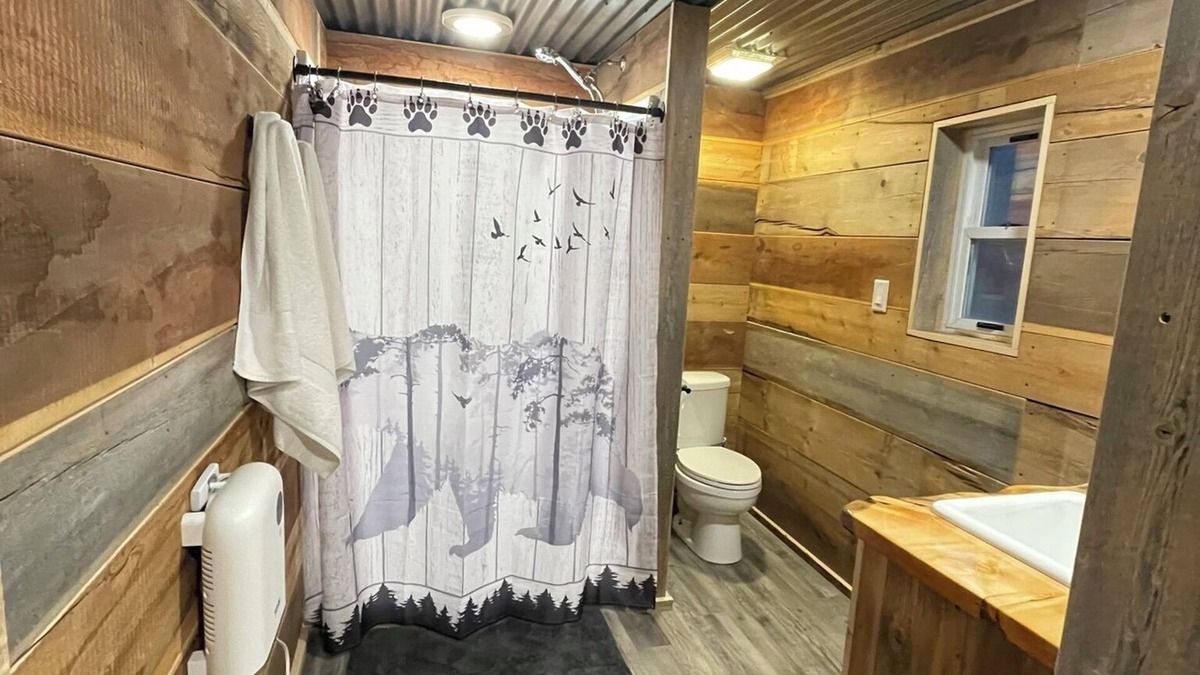 Ohio City Cabin | Charming cabin with WiFi in picturesque Parlin