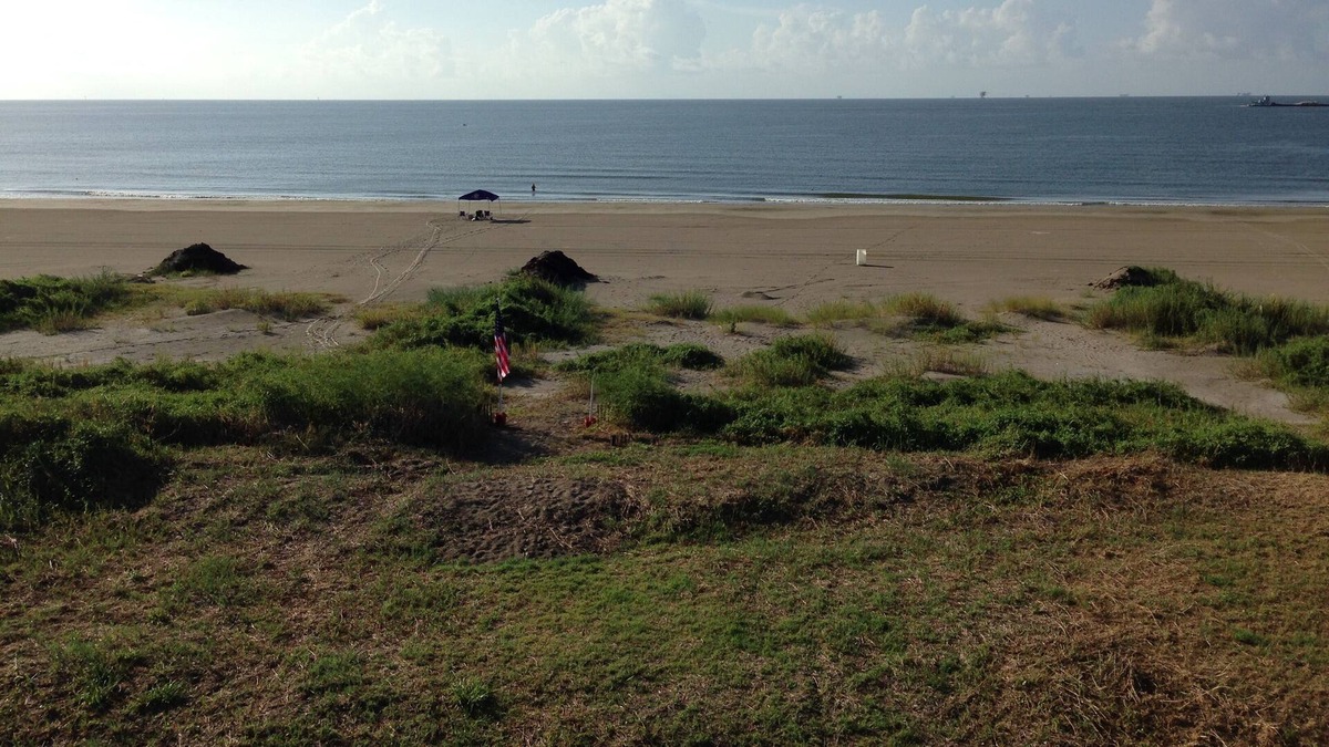 Grand Isle Cabin | Charming Camp On the Beach! Make Memories! 3bd/2ba + Extra Beds