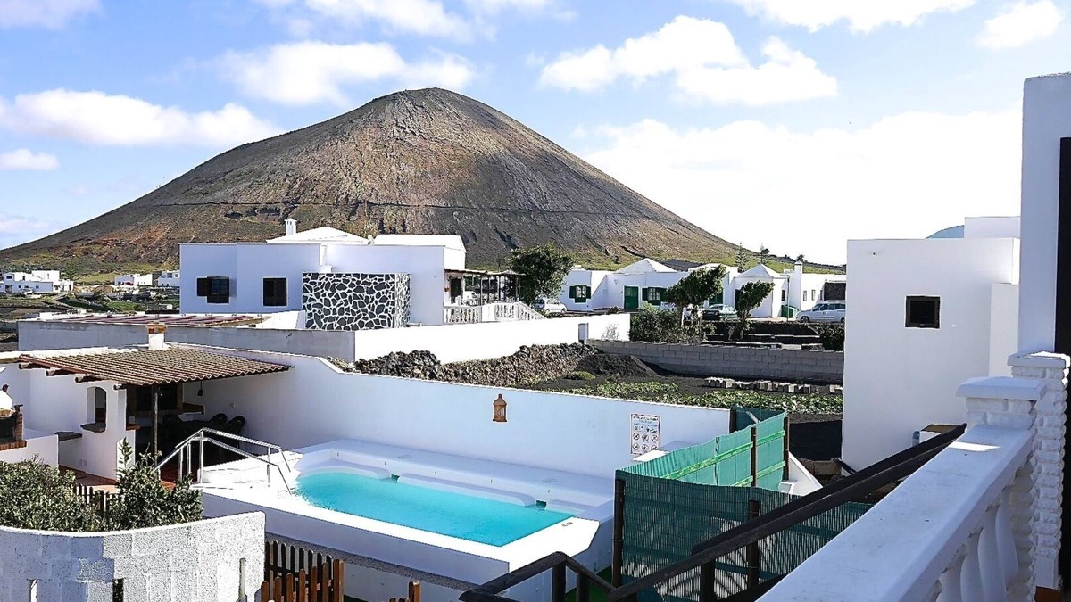 Tinajo Villa | Charming Canarian Villa In Tinajo