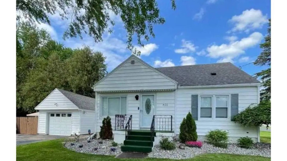 Galeville House | Charming cape cod close to it all!