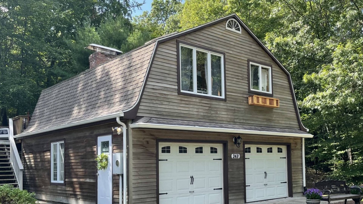 Seymour Cottage | Charming Carriage House