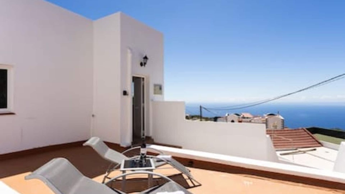Taibique Apartment | Charming Casa Camila El Pinar, Terrace