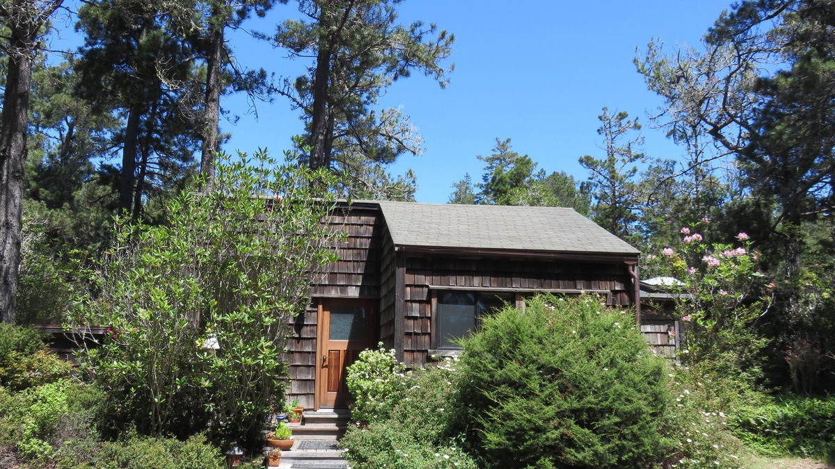 Mendocino Cottage | Charming CasparCottage Walk to the Waterfall in Russian Gulch State Park