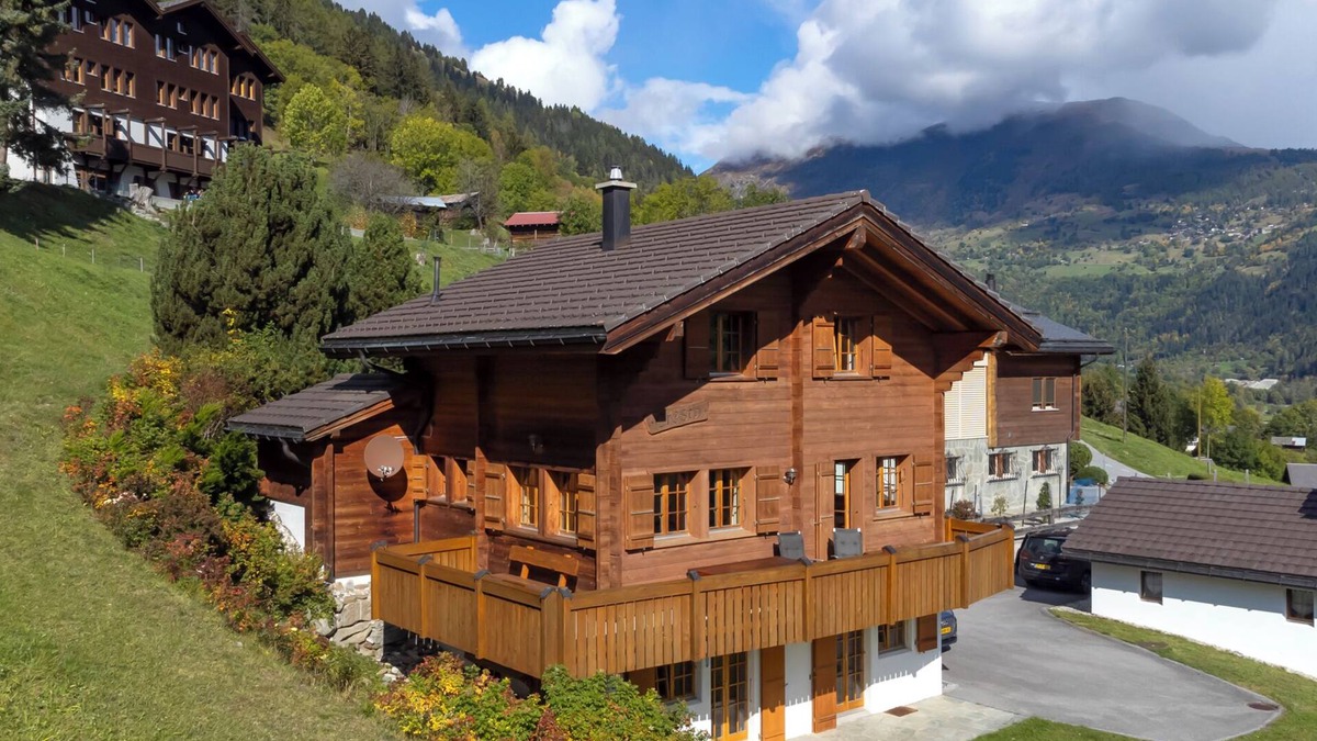 Fiesch House | Charming Chalet Cresta in Fiesch – detached, with views of the Valais Alps