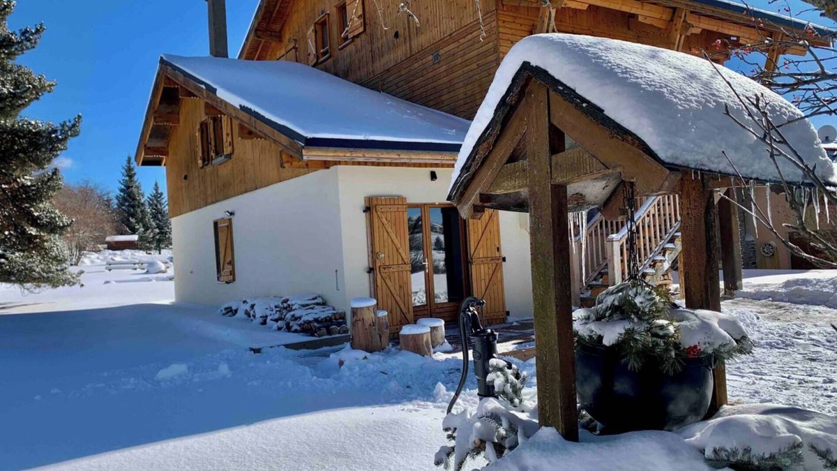 Font-Romeu-Odeillo-Via Ski Chalet | Charming Chalet Hiona