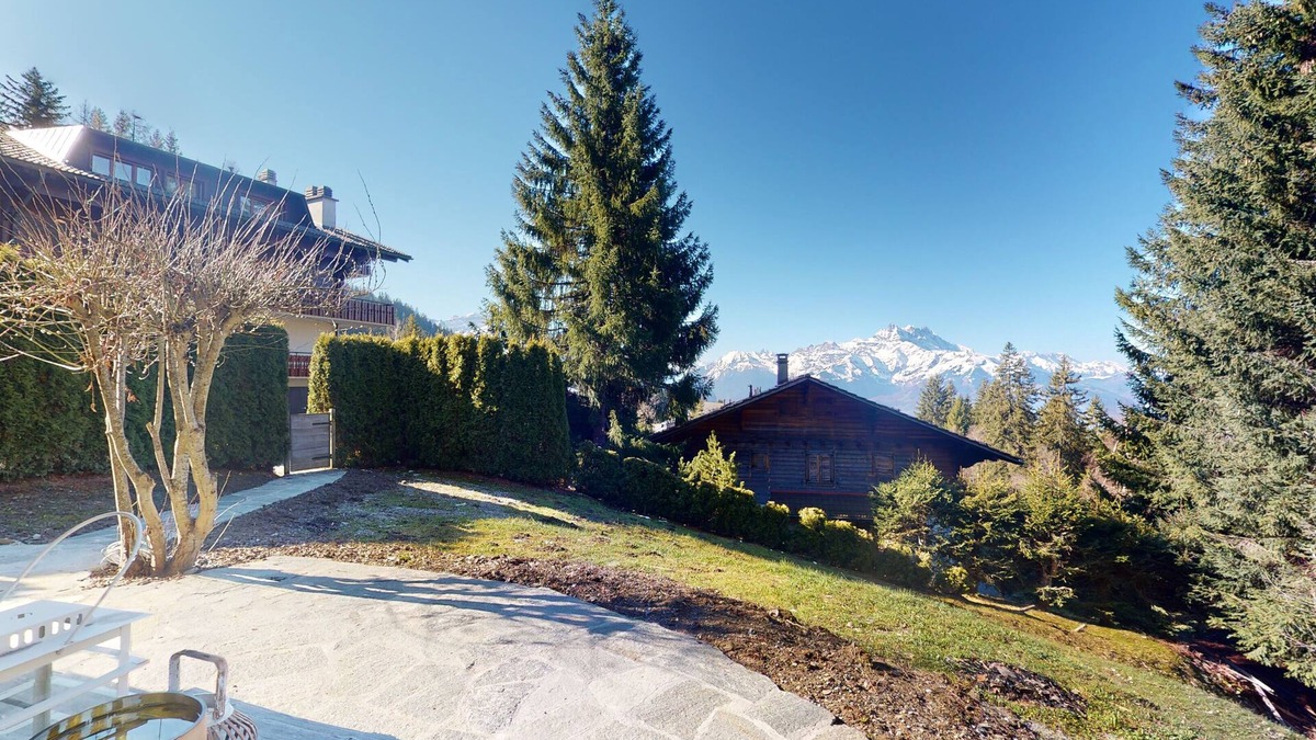 Villars-sur-Ollon Ski Chalet | Charming Chalet - Walk to Piste & Villars Centre! Style & Comfort 5 Bed/4 Bath!