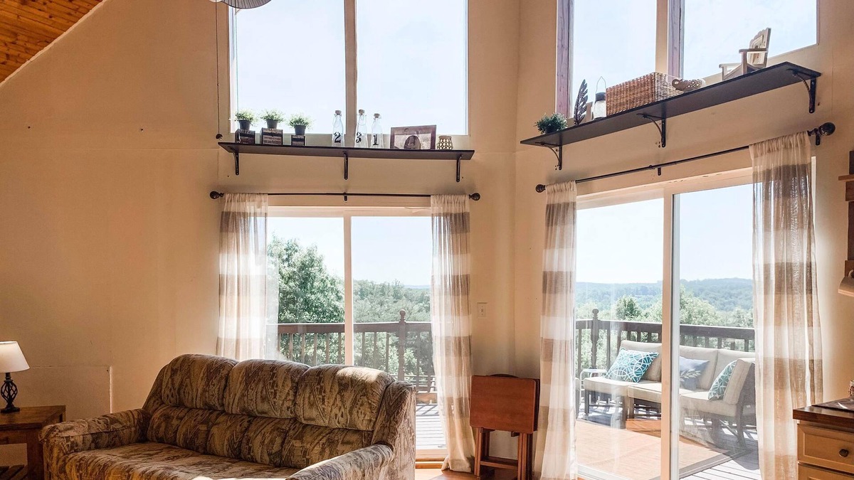 Arvonia House | Charming Chalet with incredible sunrises, and breath taking views...