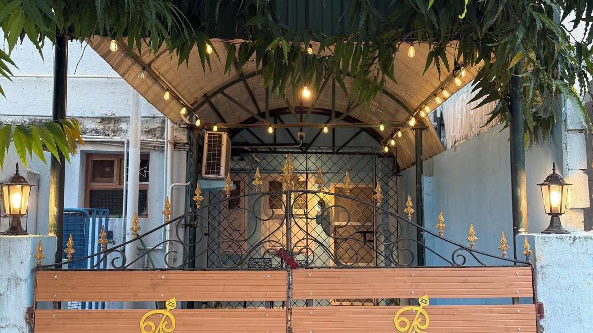 Ashok Nagar Villa | Charming Chennai Private Heritage One Bedroom Guest Suite with Parking
