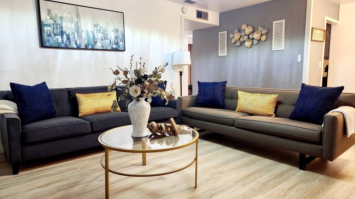 Yuba City House | Charming Clara