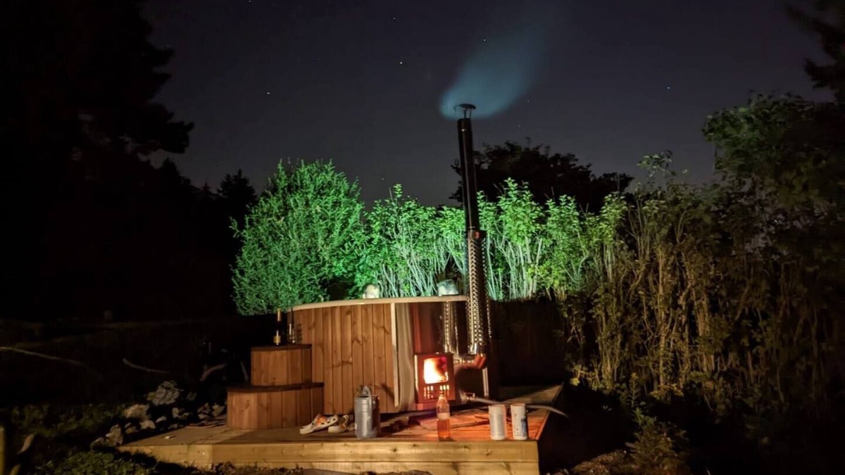 Mesnil-sur-l'Estree House | Charming countryside escape 1 hour from Paris with hot tub