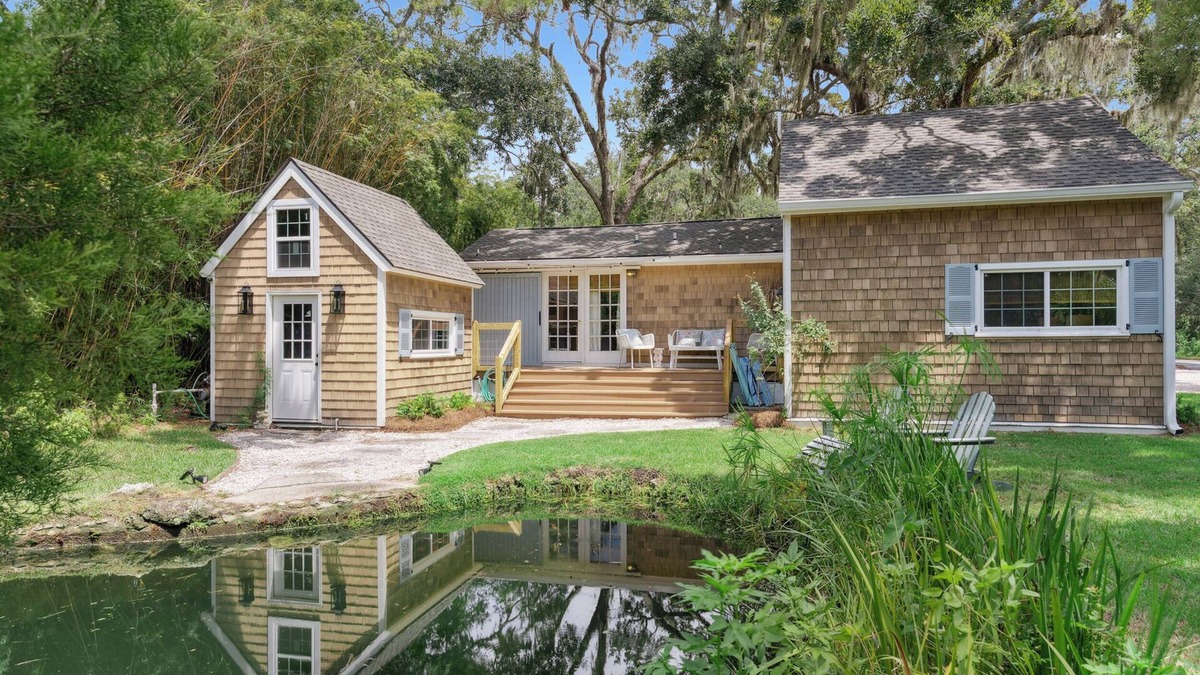 Saint Simons Heights House | Charming coastal cottage, 2 miles from beach