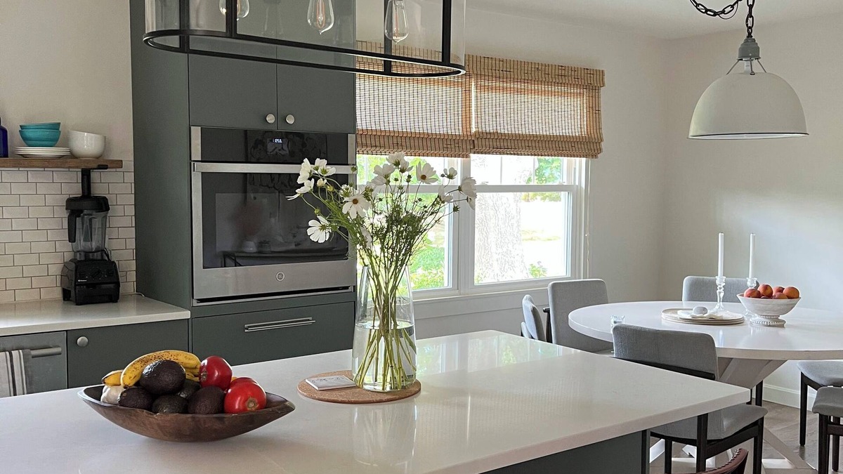 Wakefield-Peacedale House | Charming Coastal Cape walk to town & waterfront