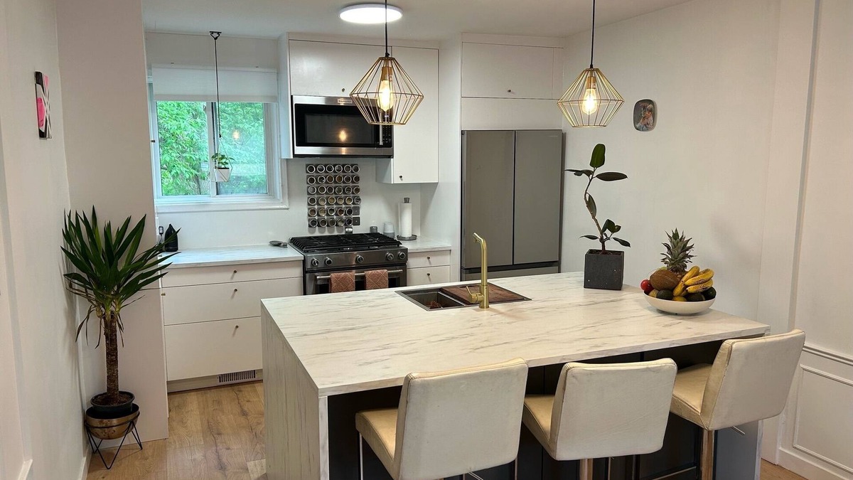 Cobourg House | Charming Cobourg Escape: Steps from the Lake and Downtown