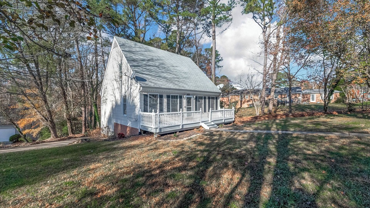 Williamsburg House | Charming Colonial Williamsburg Cottage Home w/add'l storage, Pet Friendly!