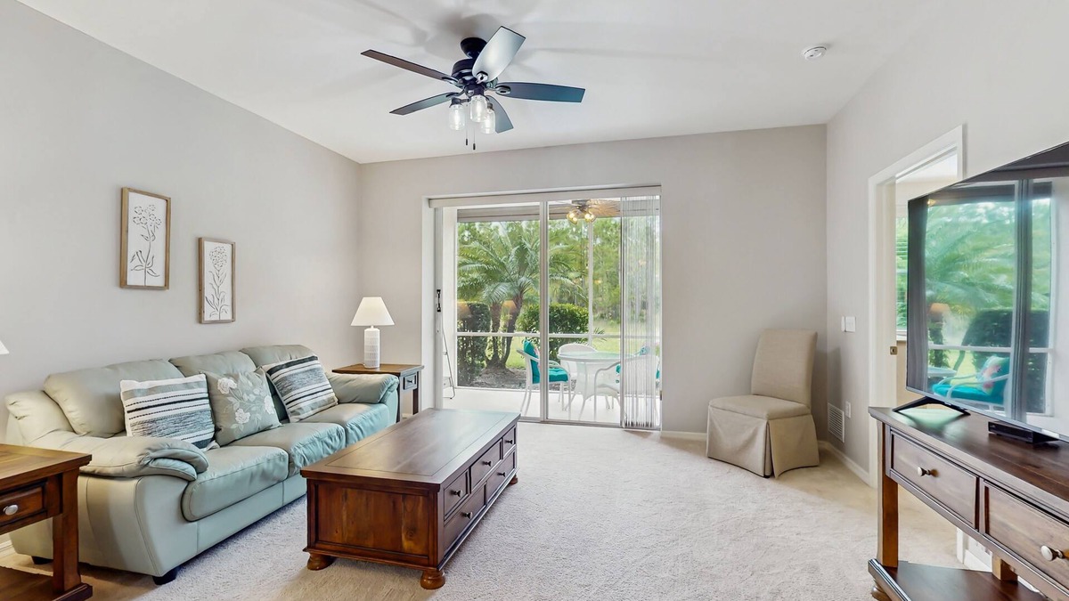 Naples Condo | Charming condo with screened lanai, wifi & access to outdoor community pool