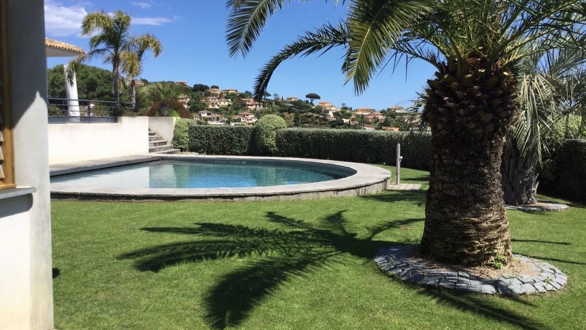 Sainte-Maxime House | Charming, contemporary and comfortable villa with swimming pool.