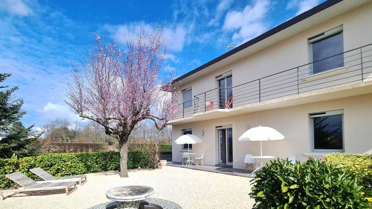 Riorges Cottage | Charming contemporary cottage with garden in the heart of Roannais